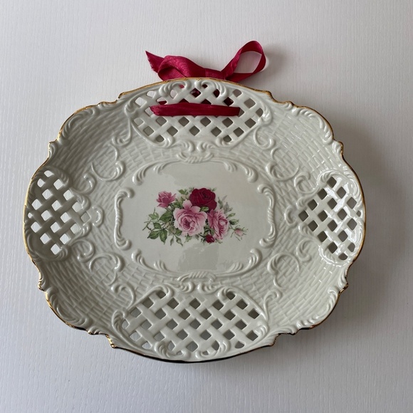 Formalities by Baum Brothers Vintage Victorian Rose Collection Set Of 3 Plates - Picture 5 of 10